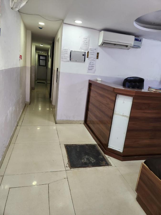 Hotel Cozy Cave Yeni Delhi Dış mekan fotoğraf